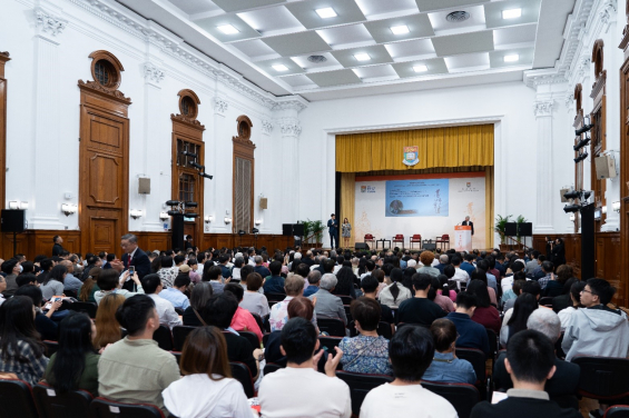 Held at HKU Loke Yew Hall, the Forum brought together a diverse audience of industry leaders and distinguished scholars, with over 400 people in attendance.
 